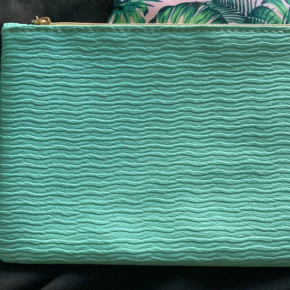 Two Make Up Bags - Picture 5 of 8